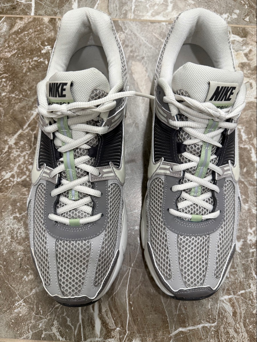 custom review-Nike Air Zoom Vomero 5 Амортизация и Дышащий Низкий Топ Беговые кроссовки Женские Серый Черный