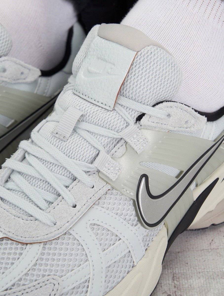 custom review-Nike V2K Run Устойчивый к истиранию Дышащий Низкий Топ Повседневный Городской Коммутирование Беговые кроссовки Женские Серый Черный Белый