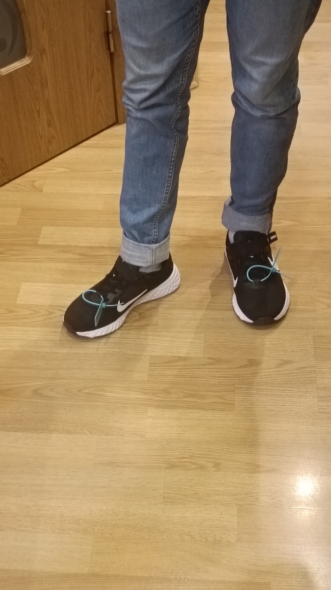 custom review-Nike REVOLUTION 6 Нижняя юбка Устойчивая к истиранию Низкий топ Детская беговая обувь Черный Белый