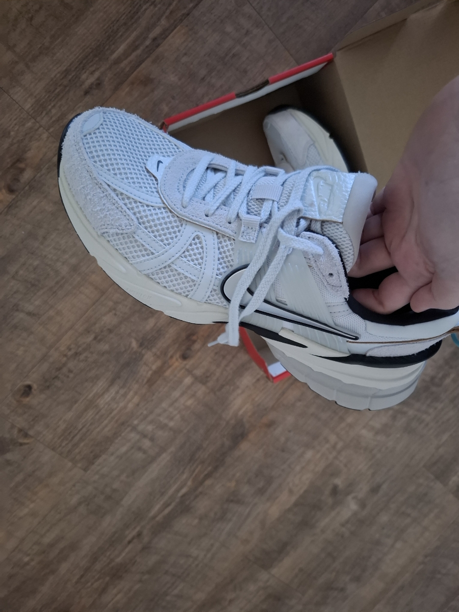 custom review-Nike V2K Run Устойчивый к истиранию Дышащий Низкий Топ Повседневный Городской Коммутирование Беговые кроссовки Женские Серый Черный Белый