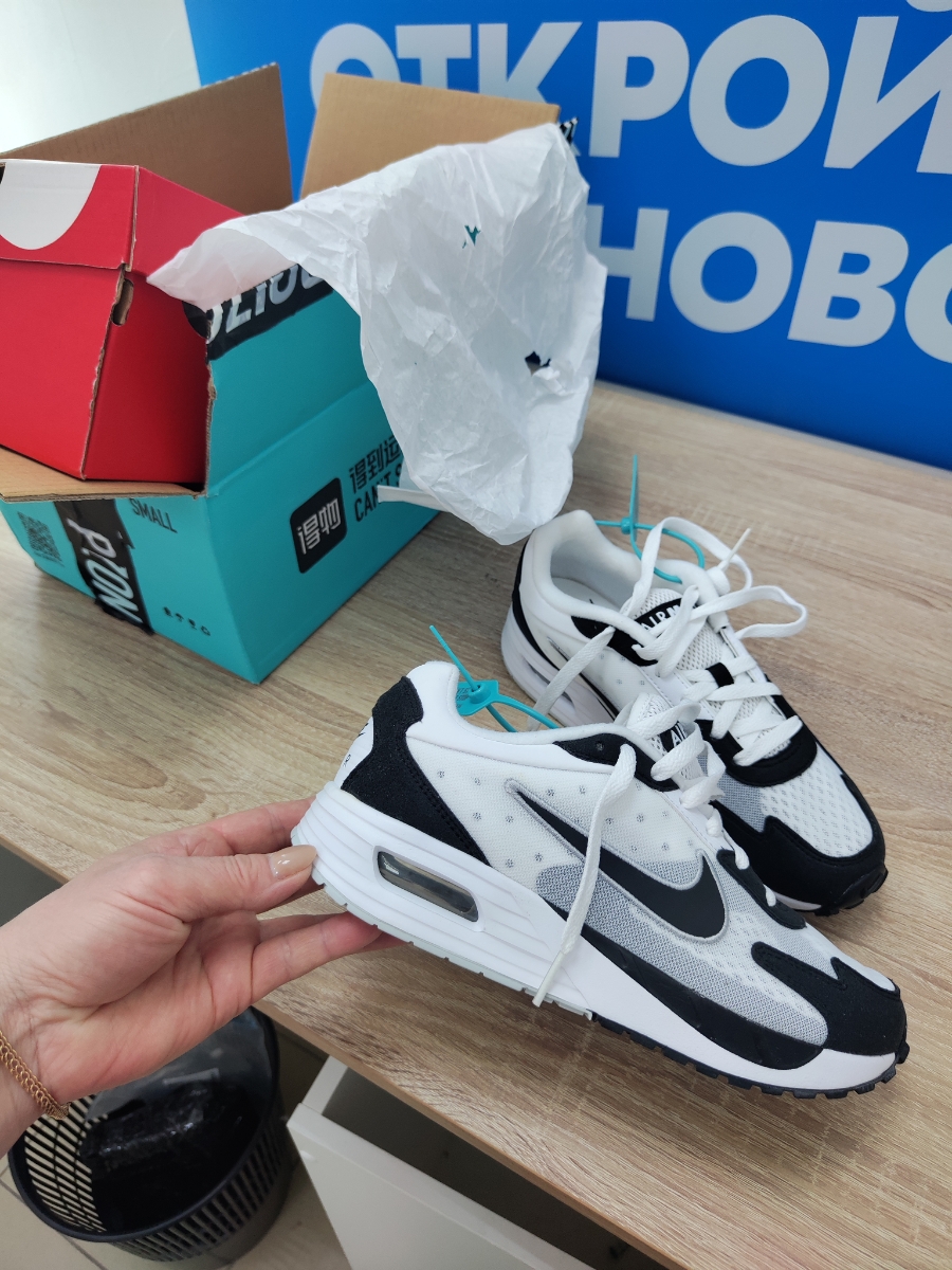 custom review-Nike Air Max Solo Low Топ Кэжуал Женские Белый Черный