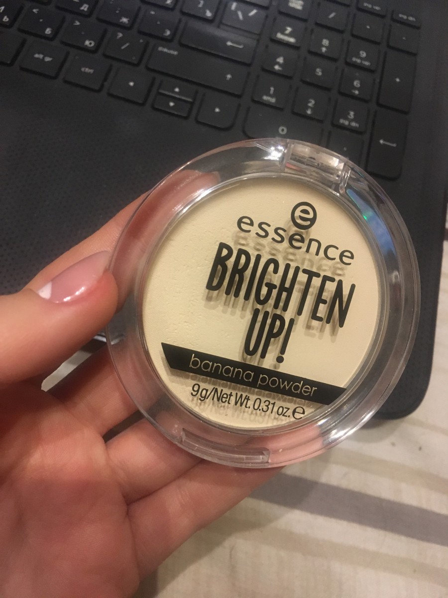 Essence производитель. Пудра Essence Banana Powder. Essence brighten up пудра. Пудра от Essens банановая. Essence \\ лицо \\ банановая пудра brighten up! 10.