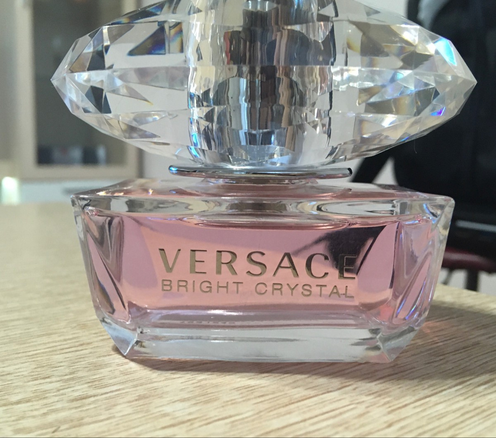 Versace bright crystal москва. Versace Bright Crystal 90ml. Versace Bright Crystal Top view.