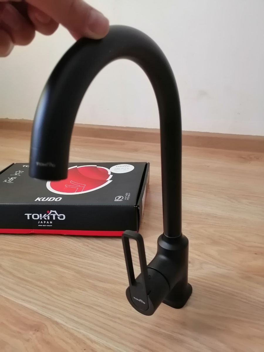 Это уже третий смеситель Tokito в нашей квартире. До этого брали для умывальника и для ванной. Смотрятся очень дорого и стильно.Упаковка тоже на высоте!Всем рекомендую!