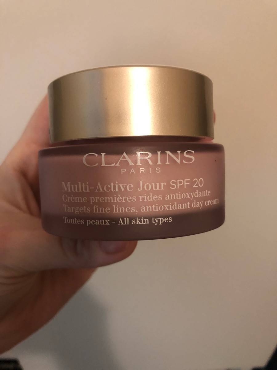 Clarins multi active отзывы. Крем кларанс Мульти Актив. Кларанс дневной крем для любого типа кожи СПФ 20 Multi Active. Clarins Multi Active Day Lotion SPF 15. Clarins крем для лица Multi Active дневной.