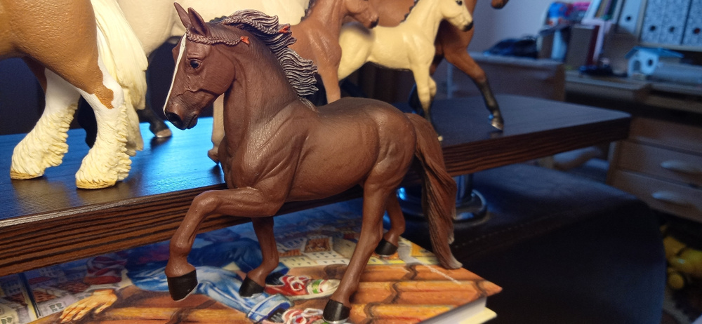 Фигурка Safari Ltd Ходячая лошадь Теннеси — купить в интернет-магазине ...