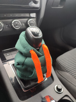 Чехол на рычаг переключения передач в форме худи (толстовка на КПП), зеленый цвет с оранжевым шнурком, размер S #4, Роман С.
