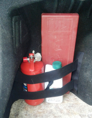 Крепления в багажник автомобиля на липучке. Крепеж в багажник автомобиля. Шкода липучки в багажник. Сетка в багажник на липучках. Ремни в багажник на липучке.