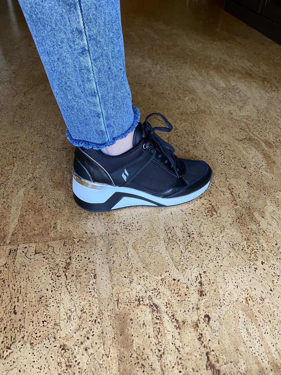 million air up there skechers