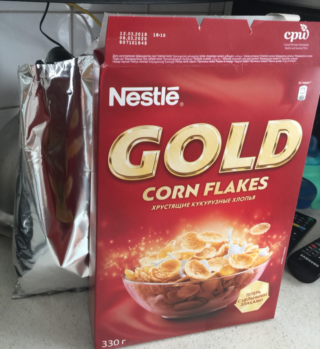 Nestle gold honey nut flakes