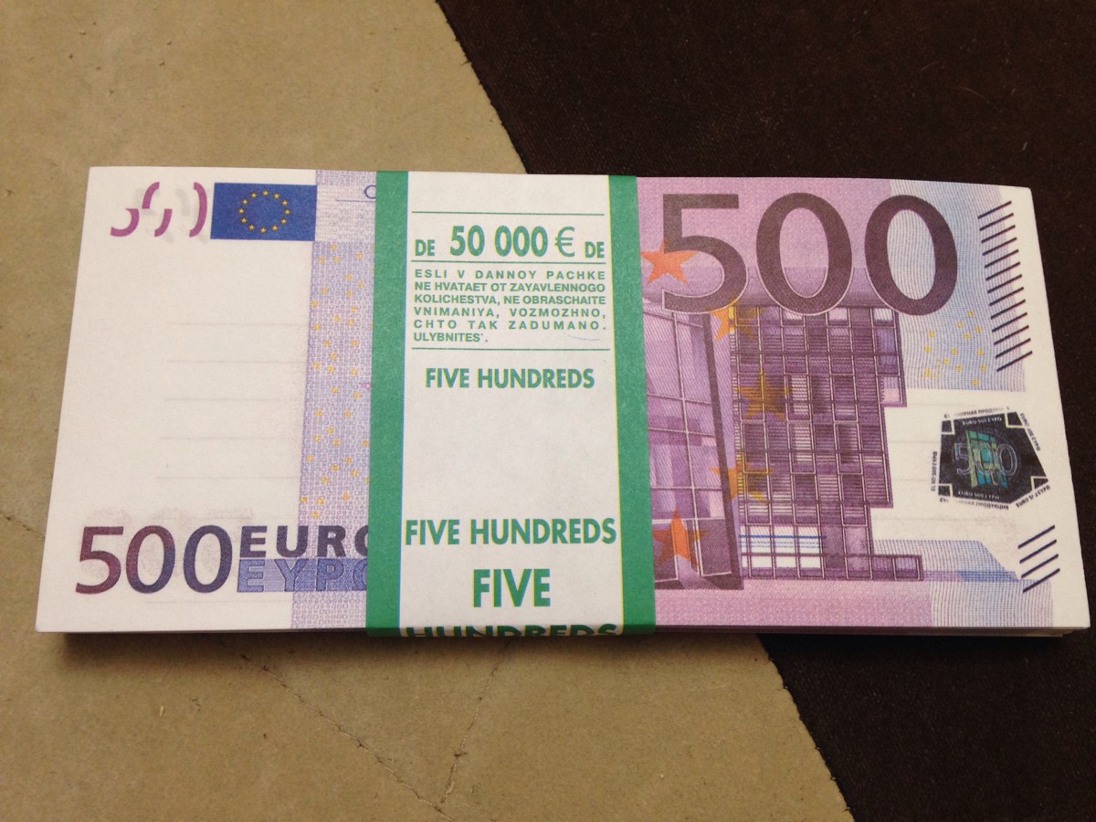 500 евро в рублях на сегодня сколько. Купюра 500 евро. 500 Euro пачка. Пачка купюр 500 евро. Пачка евро по 500.