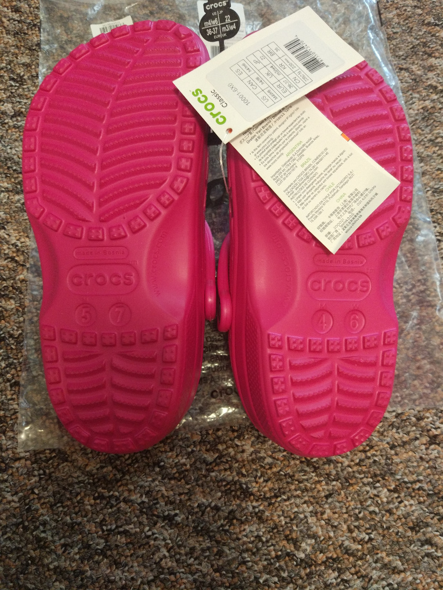 size w6 crocs