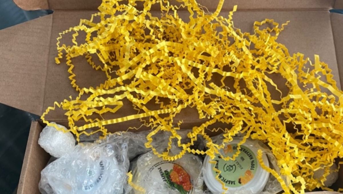 Набор хороший, качественно упакован. Баночки конечно маловаты.