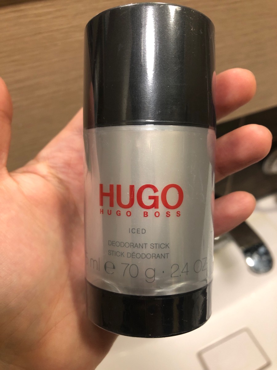 Hugo производитель. Хуго Iced дезодорант 200. Hugo Iced дезодорант 200. Дезодорант Hugo Boss Iced. Масляные духи Hugo Iced.
