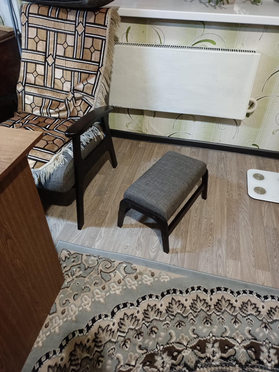 Доставка быстрая. Качество на 5. Собрала быстро.