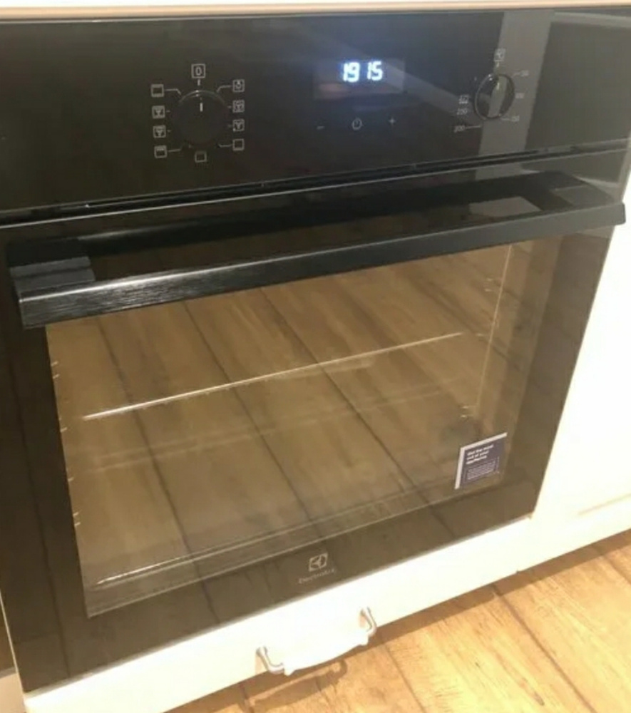 Шкаф Electrolux Intuit 600 oef5h70x