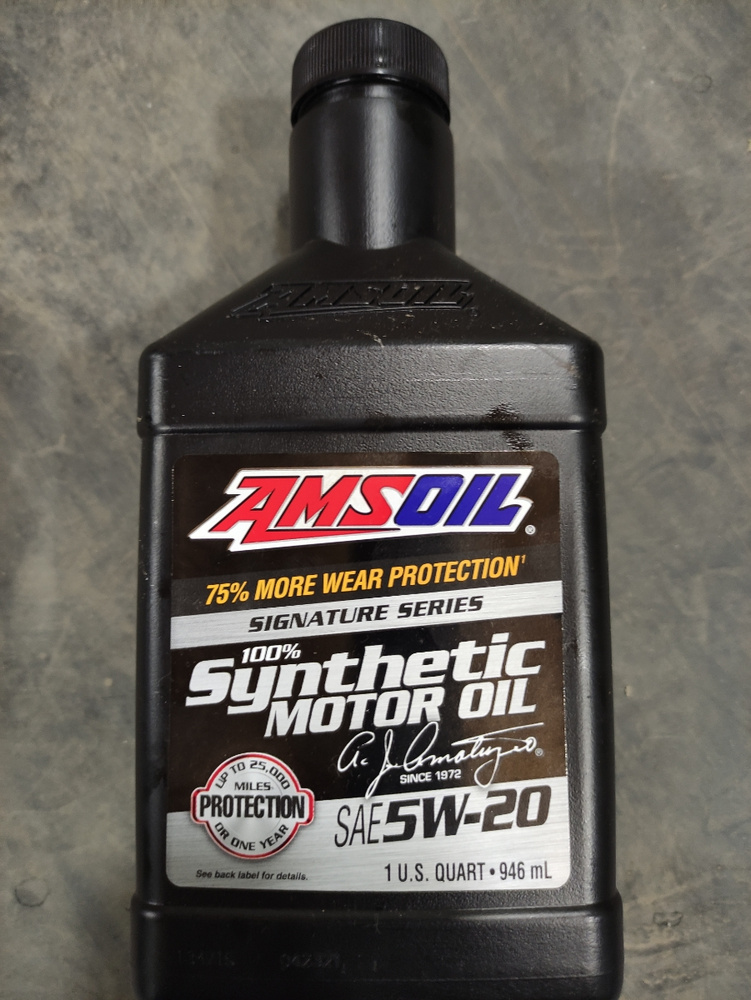 AMSOIL Signature Series Synthetic Motor Oil SAE 5w-30.