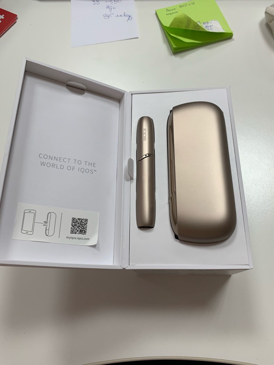 Phone kmv. Комплект IQOS 3 Duos, золотой. Комплект IQOS 3 Duos, черный. Комплект IQOS 3 Duos, белый. Айкос 3 дуо комплект.