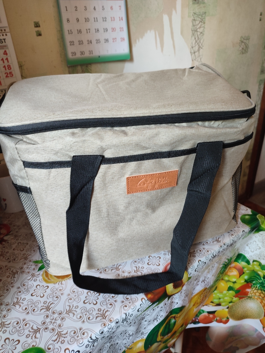 Сумка просто класс, отлично прошитп, очень вместительная. Рекомендую, за такие деньги товар просто супер.