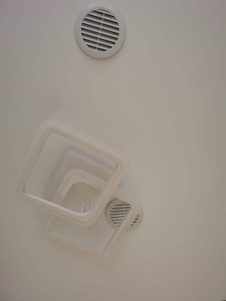 Смотрится красиво, горит ярко покупкой довольна