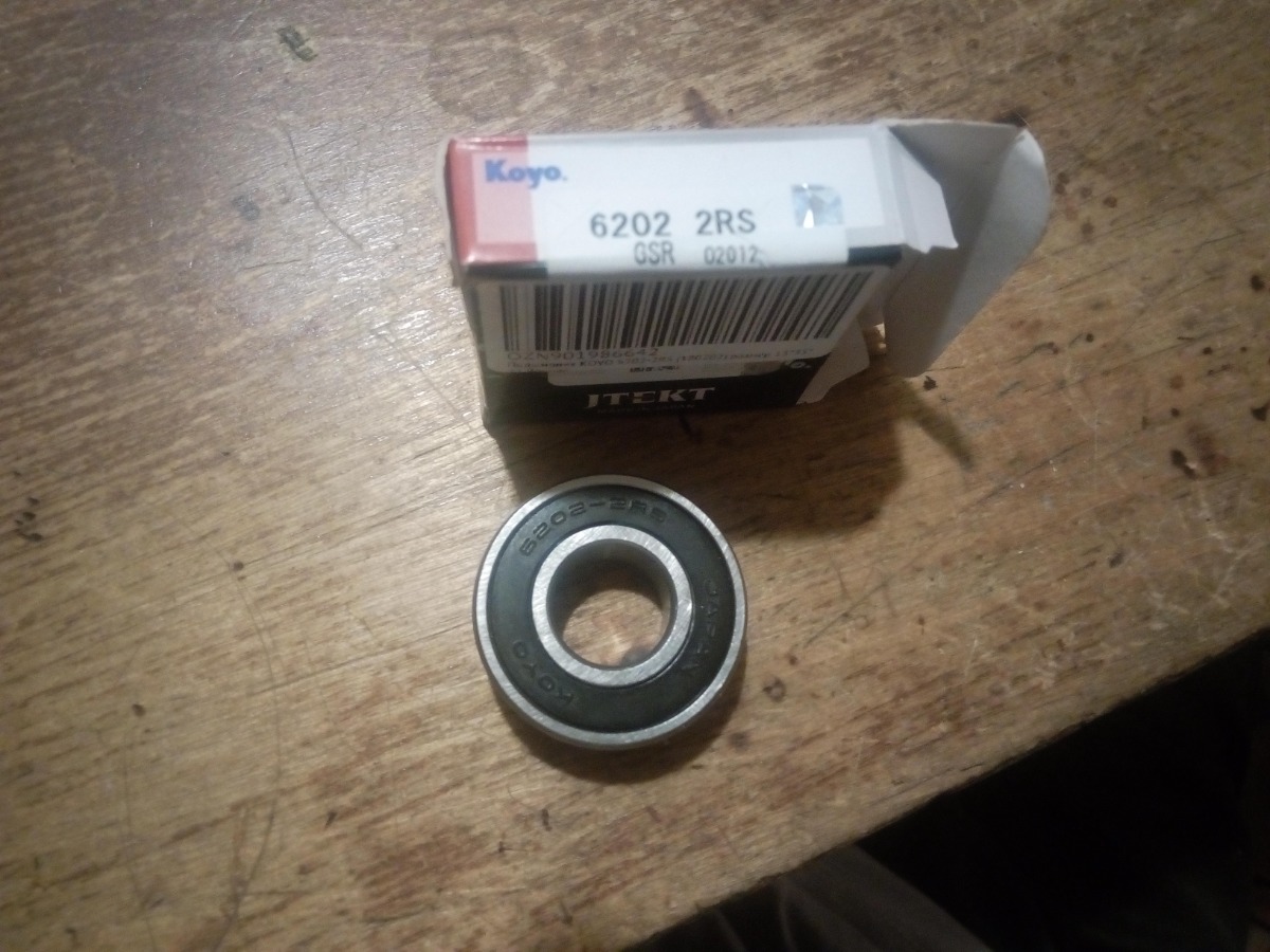Заказывал 6202-2RSCM,  пришел 6202-2RS