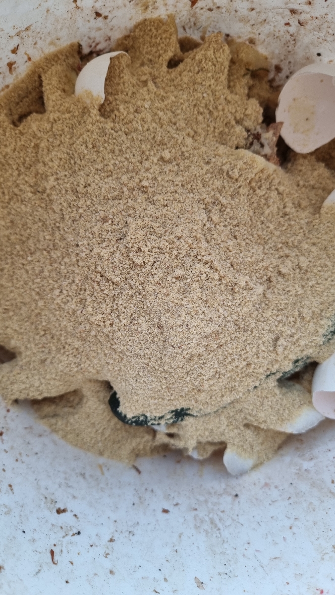 неприятный вкус, неприятный аромат! текстура неприятная.  выкинула в мусорку