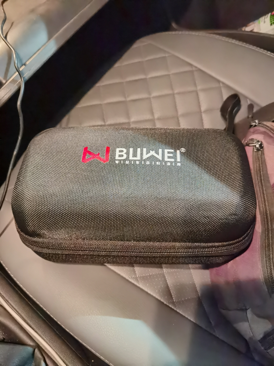 Можно пользоваться как power bank, зарядка правду медленная но хоть за это спасибо.