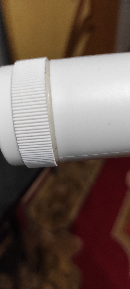 Щётка грязная, насадки грязные, такое впечатление что ей пользовались не один месяц или она валялась в грязном  углу. Продавца не рекомендую. Товар просто ужас