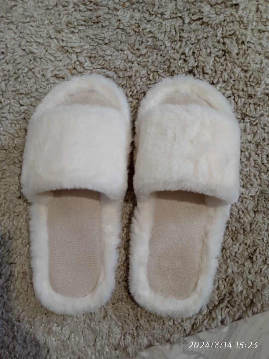 Замечательные тапочки, уютные, мягкие, в них комфортно ногам