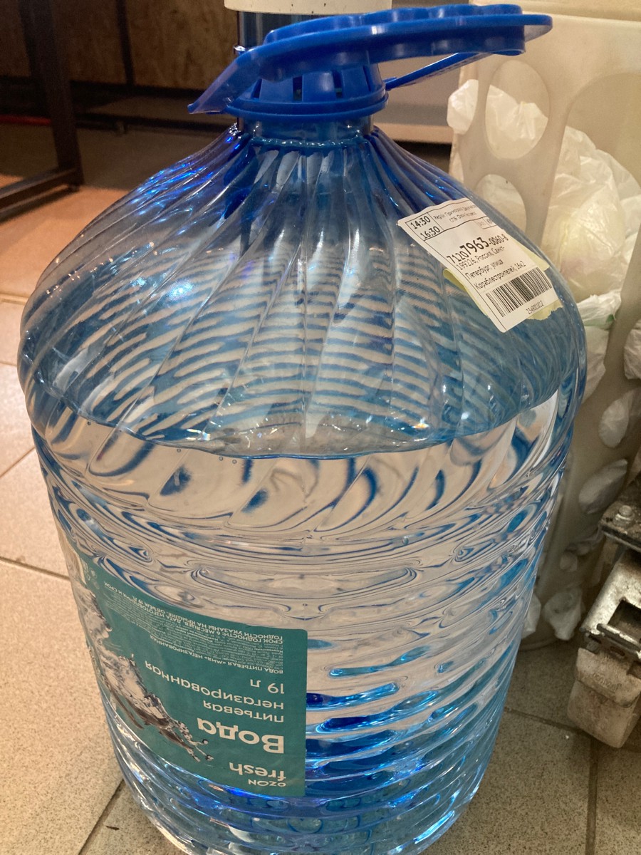 Вкусная, отличная вода, все время закпзываем