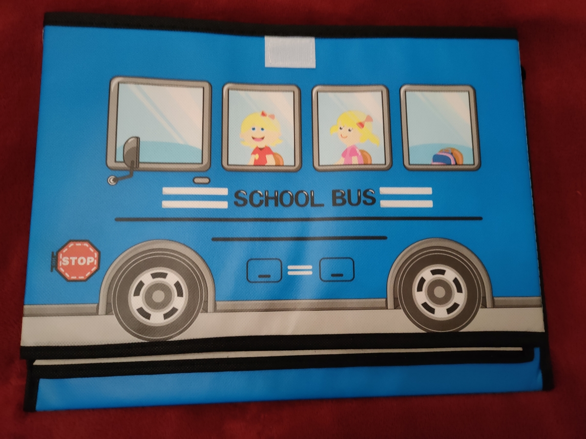 Очень подошёл для хранения пазлов. И ребёнку понравился.