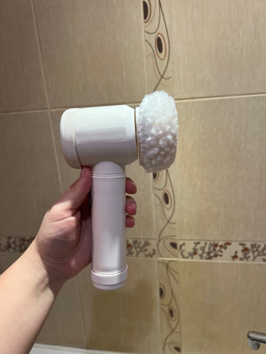 Заказ пришел быстро. Уже успела опробовать. Отлично очистила грязное стекло в ванной без усилий. Очень мощная и удобная.