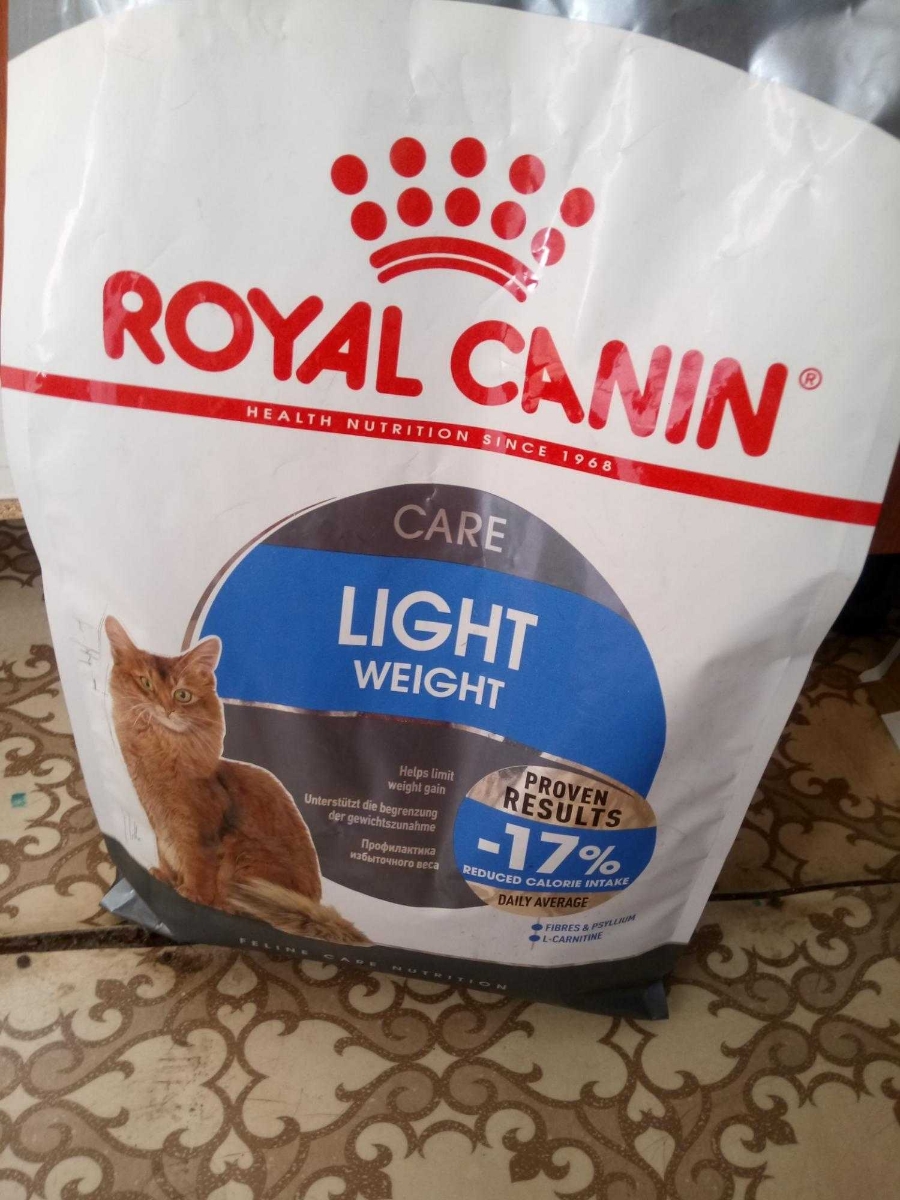 Royal canin weight для кошек. Роял Канин Лайт Вейт для кошек. Роял Канин Light Weight Care. Royal Canin Light Weight Care кошка пауч. Royal Canin Light Care 1,5кг.