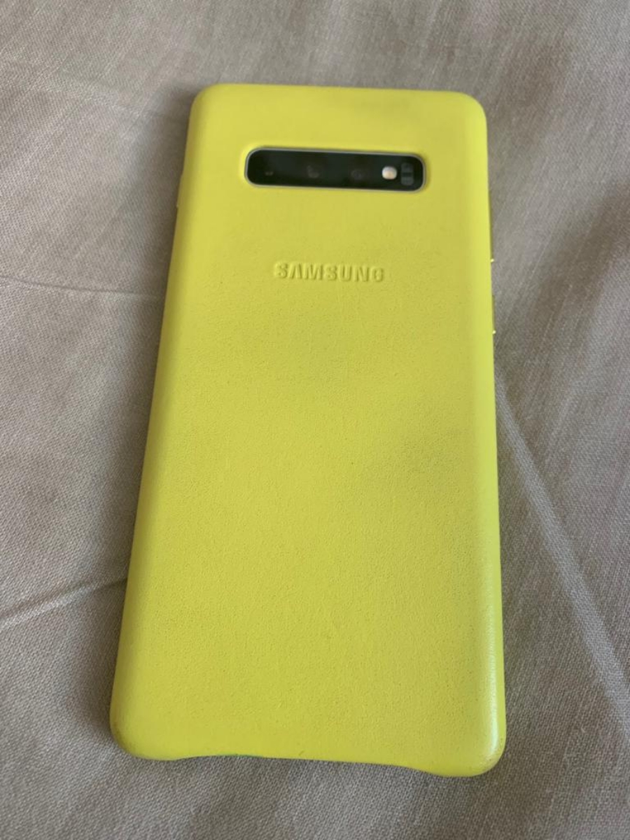 Yellow кавер. Чехол на Samsung Galaxy s10e оригинальный желтый. Samsung Galaxy s10e чехол оригинальный. Чехол на Samsung se 10 жёлтый. Чехлы Samsung Galaxy a6+.