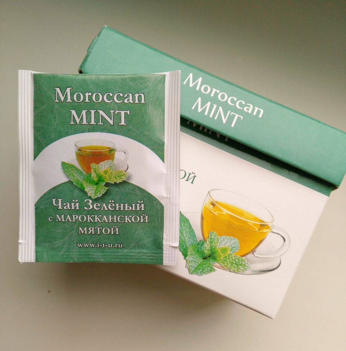Марокканская мята чай. Чай "мята Марокканская". Чай Марокканская мята в пакетиках. Чай зелёный с марокканской мятой. Мятный чай в пакетиках.