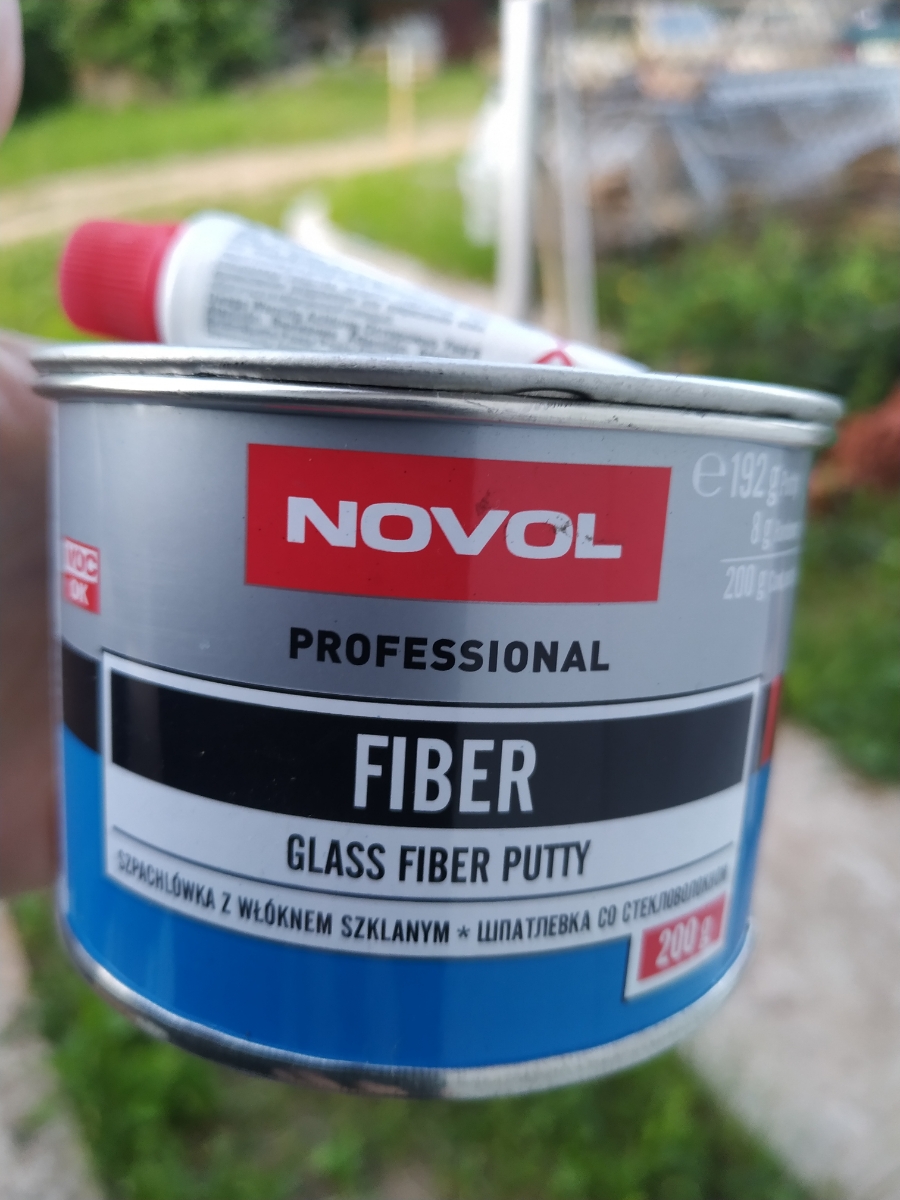 Novol fiber со стекловолокном. Шпатлевка Fiber со стекловолокном 1,8 кг. Стекловолокно банка. Стекловолокно в баночке.