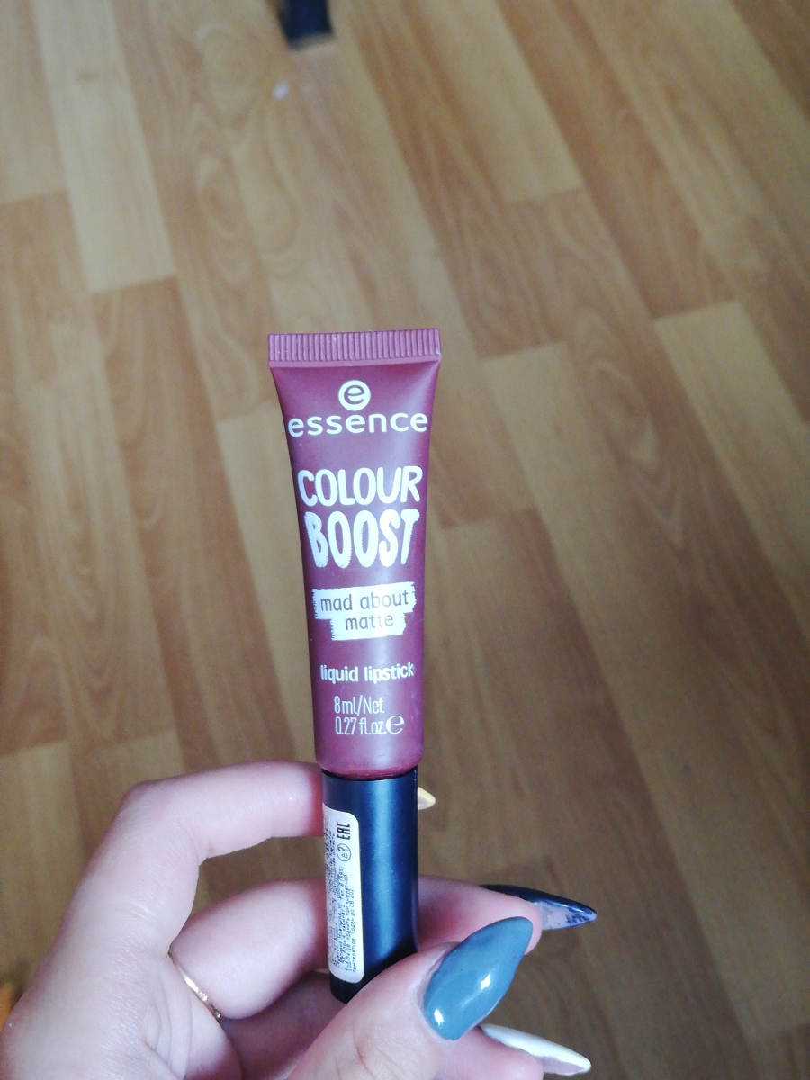 Essence производитель. Помада Essence Colour Boost Mad about Matte. Эссенс Colour Boost 08. Ref Colour Boost Lasque. Эссенс колор буст купит.