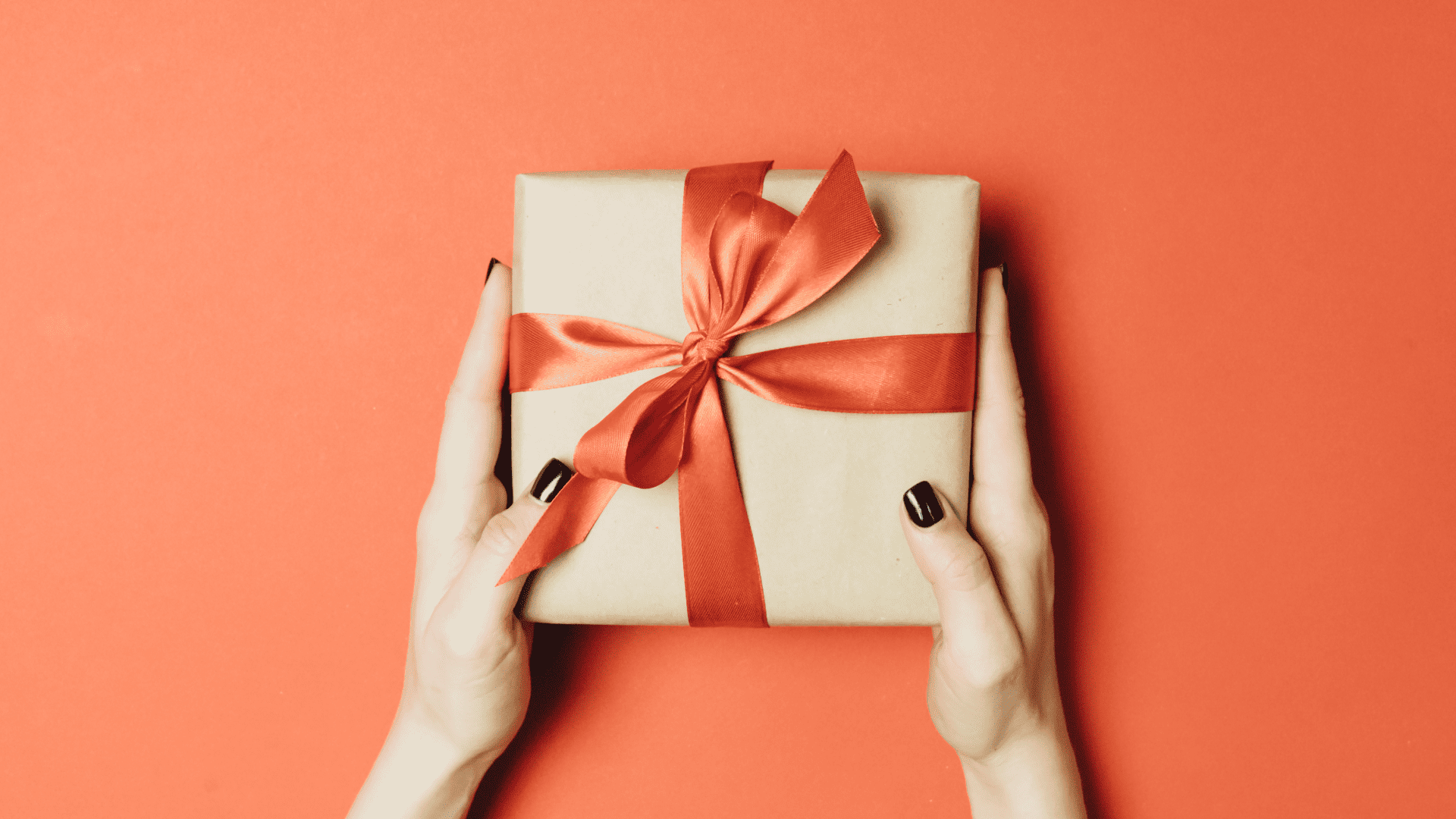 подарка коллегам на 8 марта