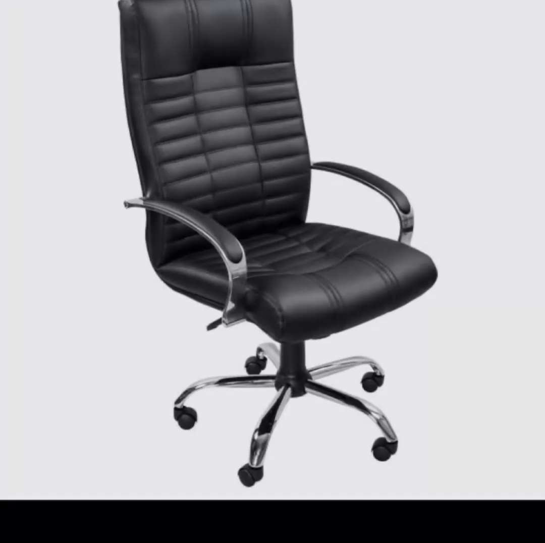 Компьютерное кресло Роскресла Атлант-2 для руководителя